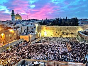 Jews in prayer at Wailing Wall - Shavuot Jews in prayer at Wailing Wall